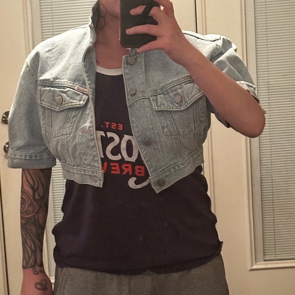 Guess Cropped Jean Jacket. Vintage. - Picture 2 of 10
